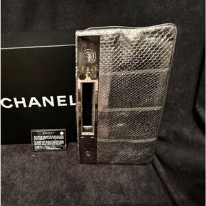 CHANEL Snake skin Clutch